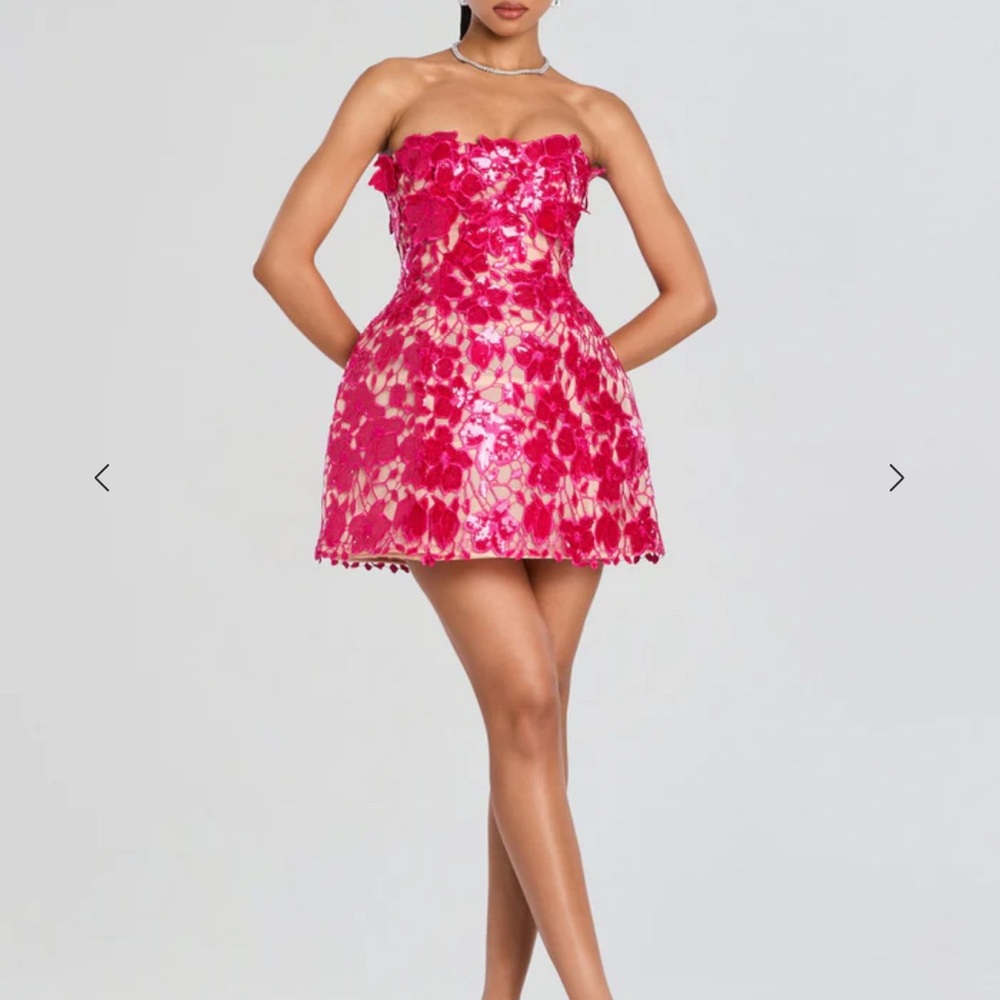 Chic Strapless Pink Lace Dress